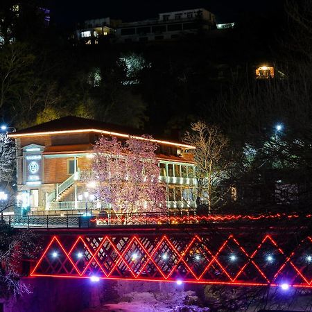 Hotel Magnolia In The City Centre Кутаиси Екстериор снимка